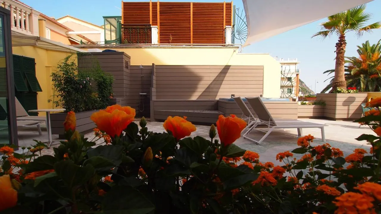***  Piccolo Hotel Moneglia Italia